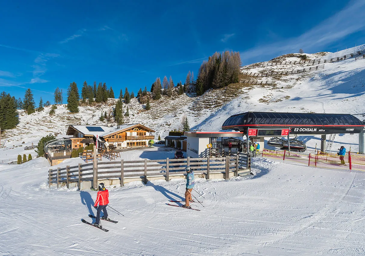 OchsAlm im Winter neben der Seilbahnstation 8SB Ochsalm